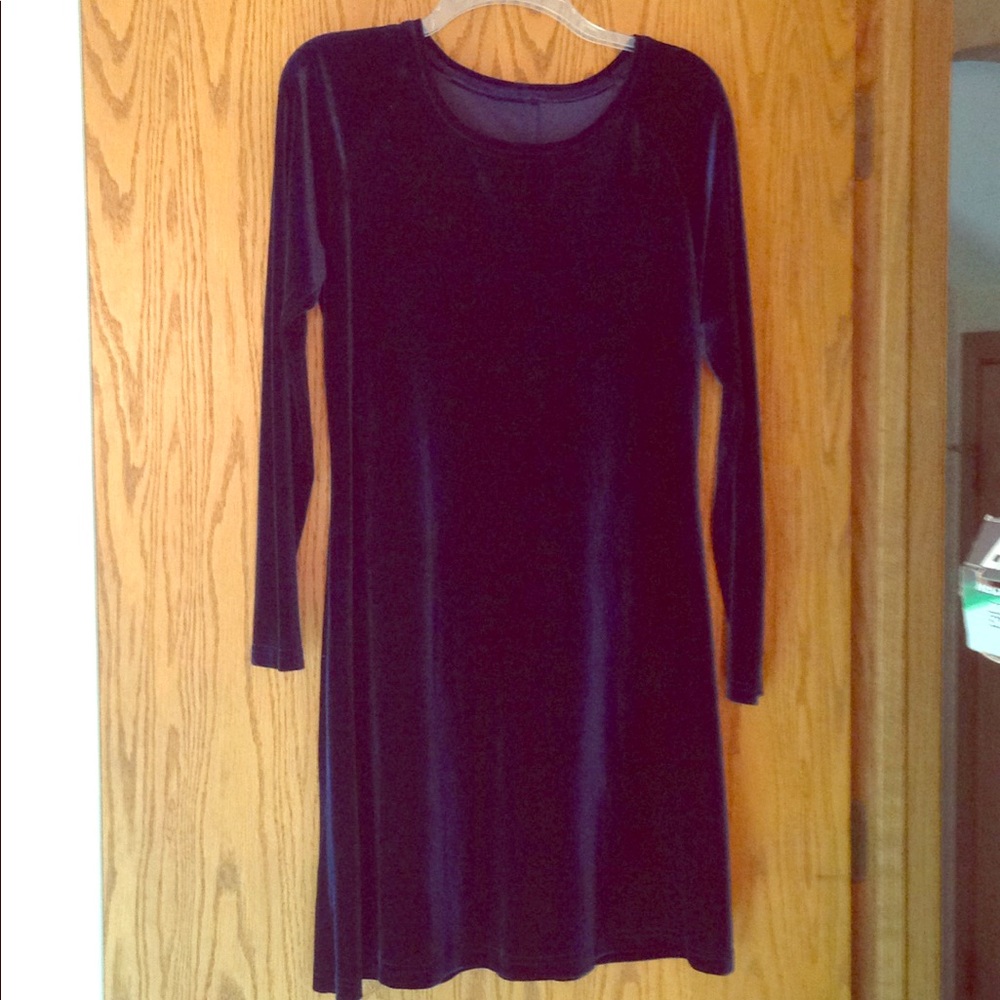 Classy midnight blue velvet stretch dress
